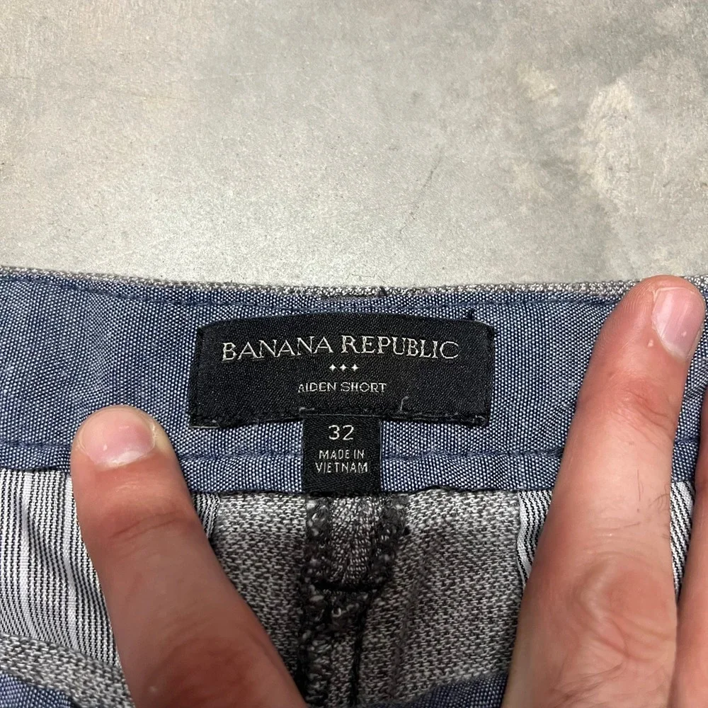 Banana Republic Aiden Shorts Mens 32 Grey Linen Cotton Blend Slim Fit 261430-00
